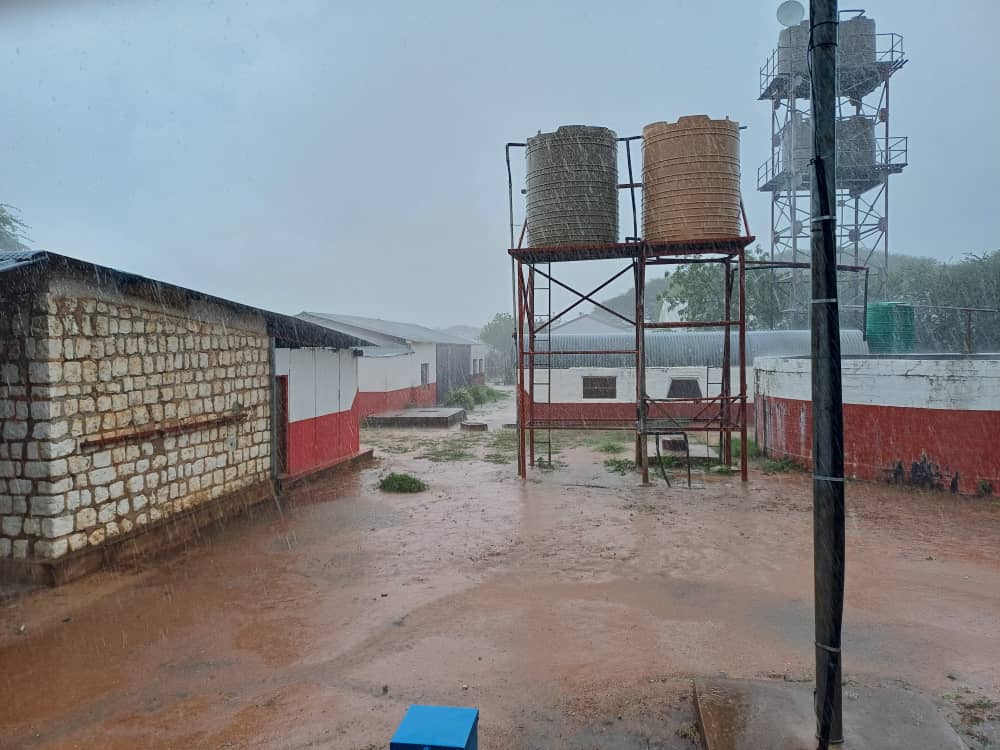 Ersehnter Regen bei Ombili