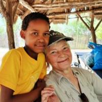 Barbara Stein und Patenkind Blessing Linda